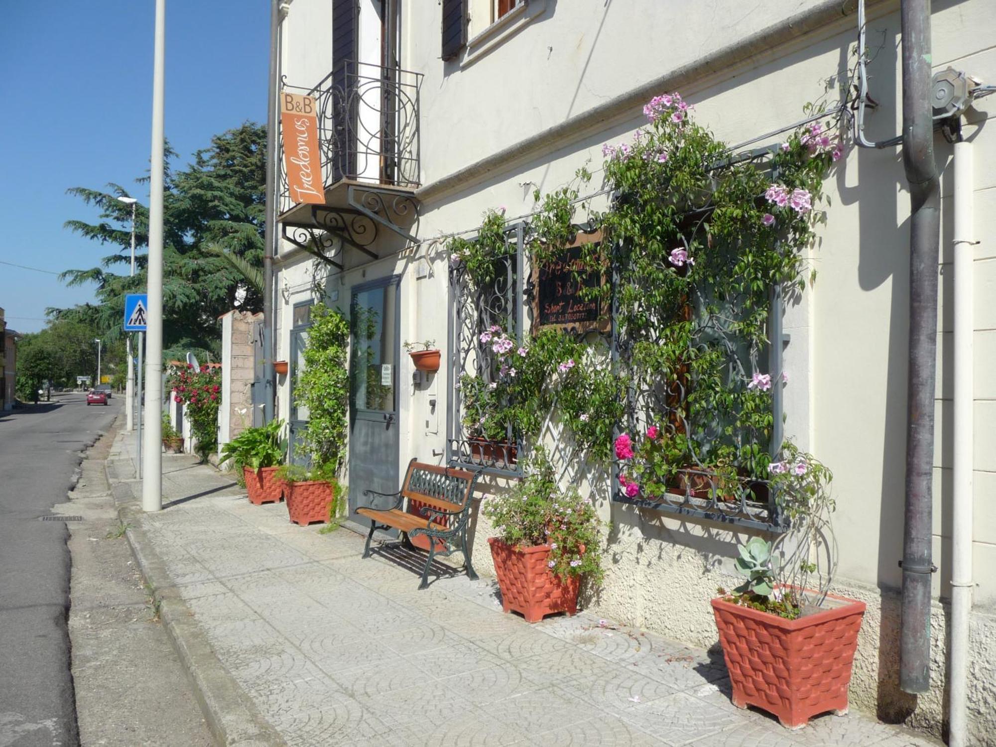 B&B Tredomus Tresnuraghes Екстер'єр фото